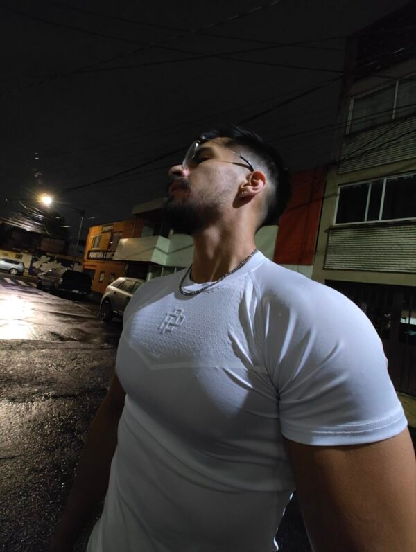 PLAYERA COMPRESIÓN HEX WITHE