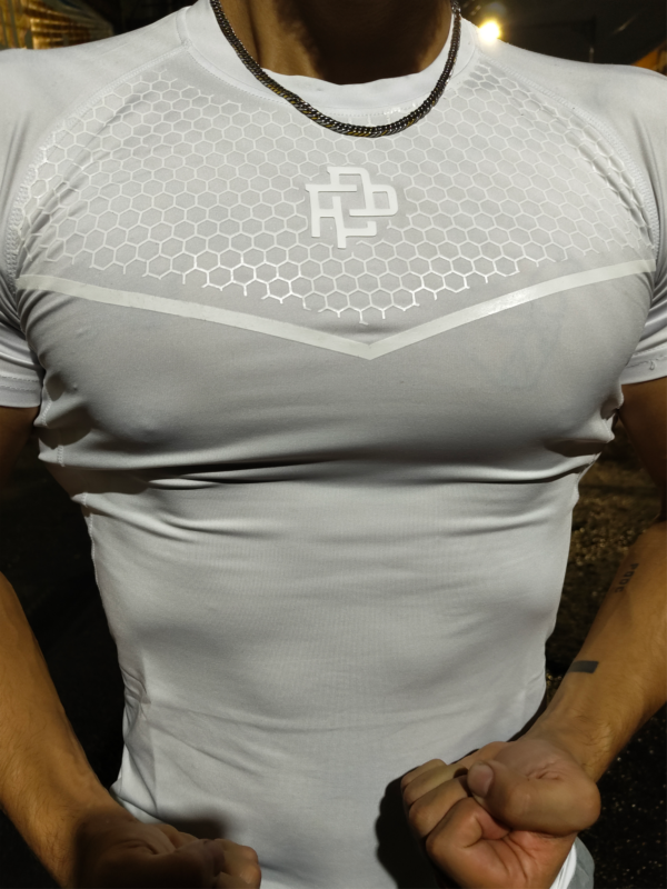 PLAYERA COMPRESIÓN HEX WITHE