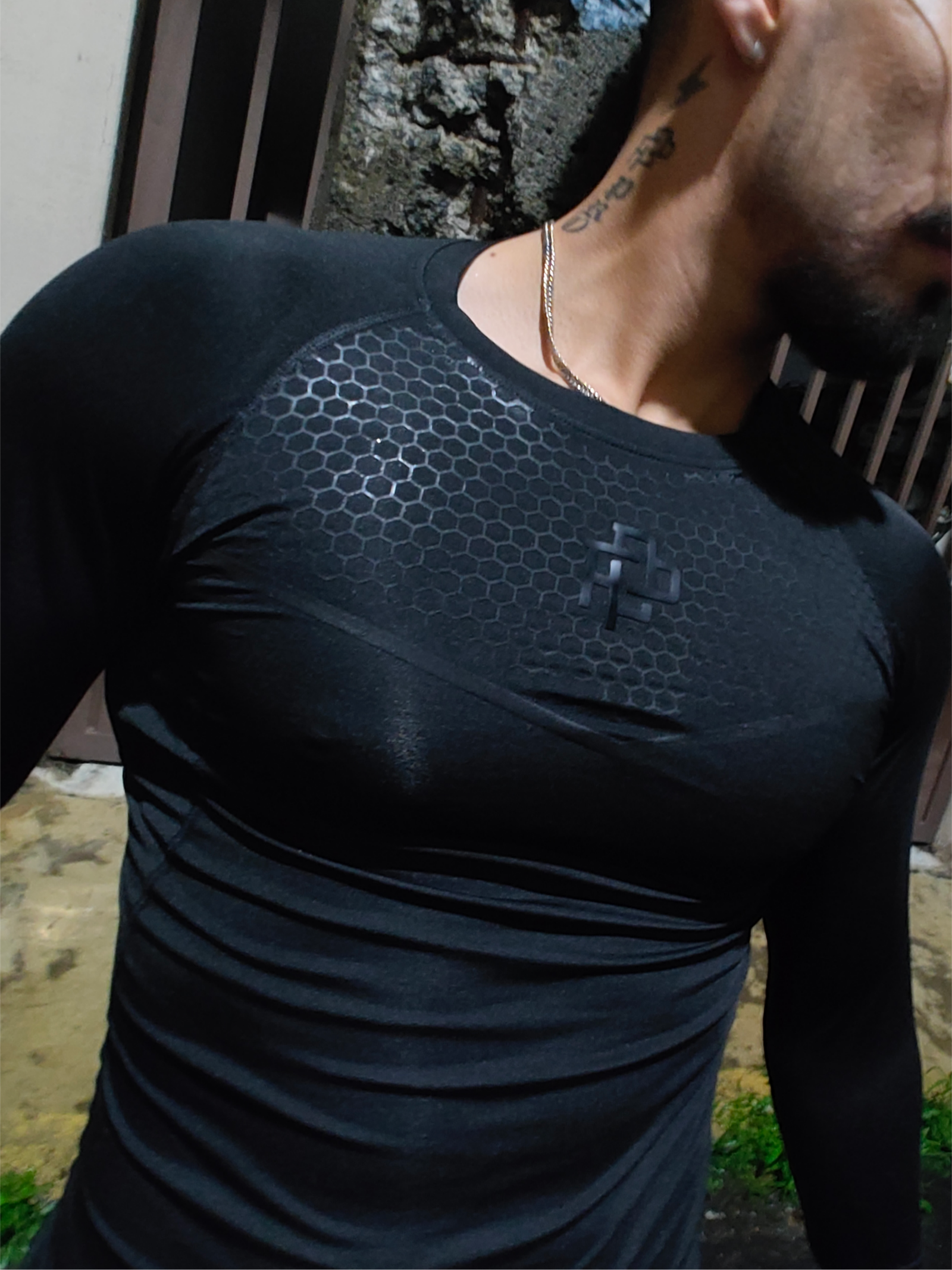 PLAYERA COMPRESIÓN HEX BLACK MANGA